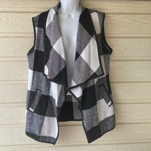 Black and white Buffalo plaid vest size XL